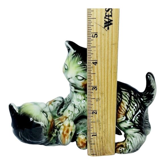Vintage 1950s Playing Kittens Ceramic Figurine Japan Makers Mark 5"T - Picture 9 of 9